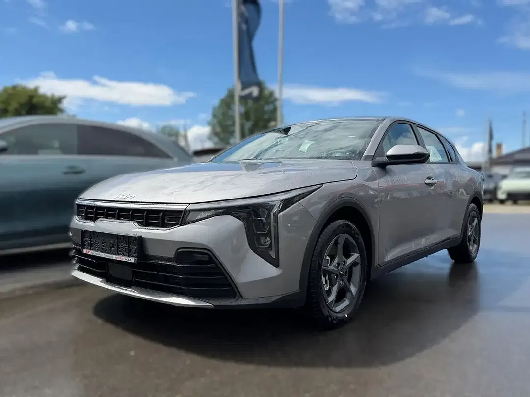 Kia K4 - Thumbnail 1
