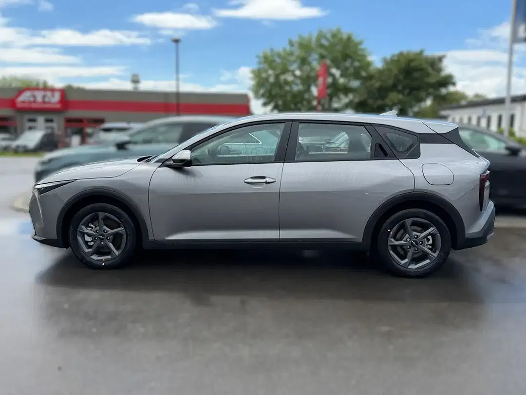 Kia K4 - Thumbnail 3