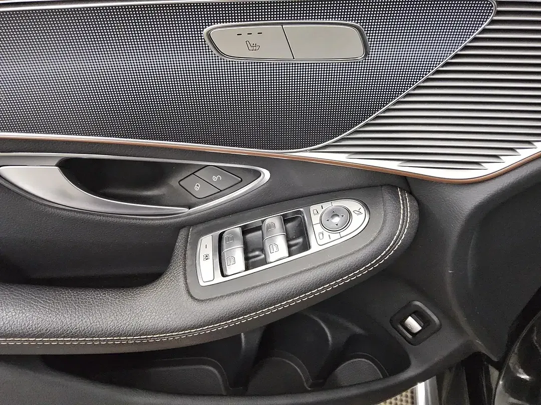 Mercedes-Benz EQC 400 - Thumbnail 9