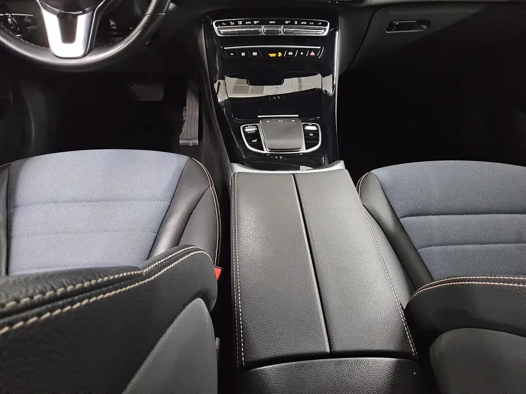 Mercedes-Benz EQC 400 - Thumbnail 5