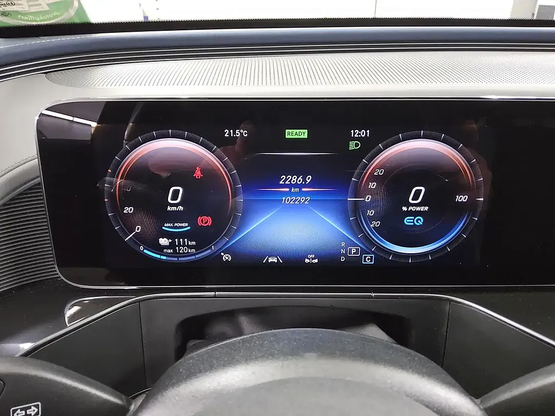 Mercedes-Benz EQC 400 - Thumbnail 7