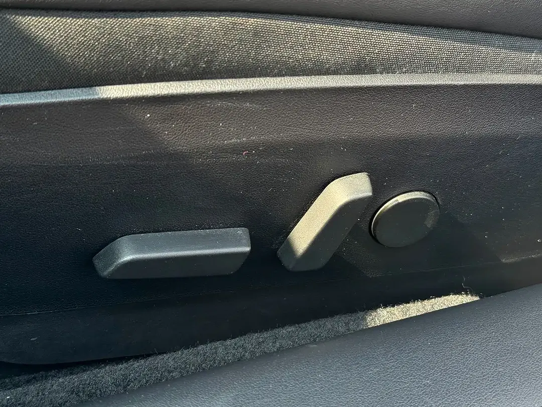 Tesla Model 3 - Thumbnail 14