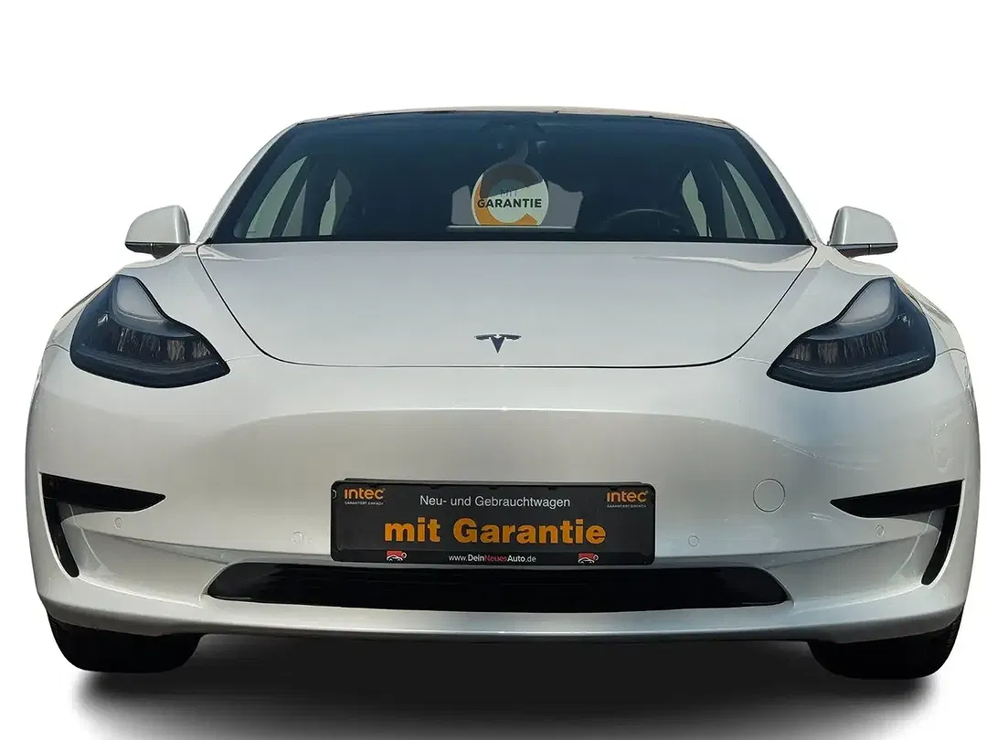 Tesla Model 3 - Thumbnail 2