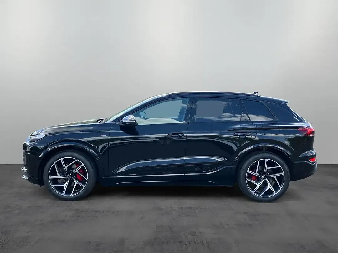 Audi Q6 e-tron - Thumbnail 3