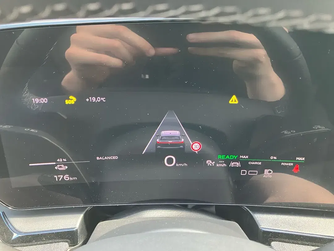 Audi Q6 e-tron - Thumbnail 9