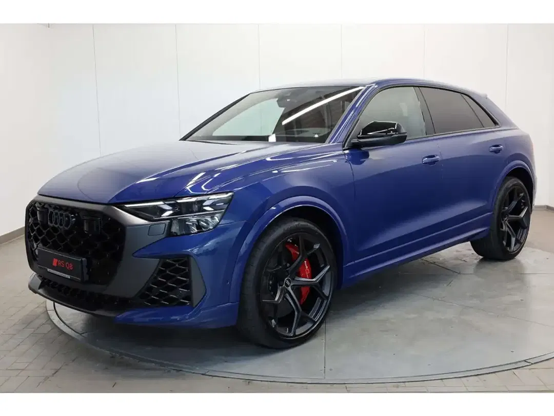 Audi RS Q8 - Thumbnail 1