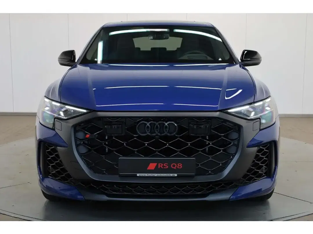 Audi RS Q8 - Thumbnail 2