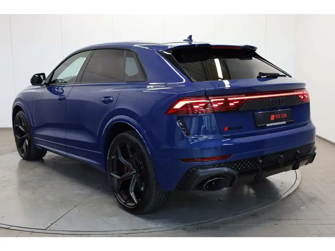 Audi RS Q8 - Thumbnail 3