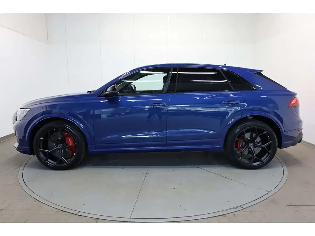 Audi RS Q8 - Thumbnail 4