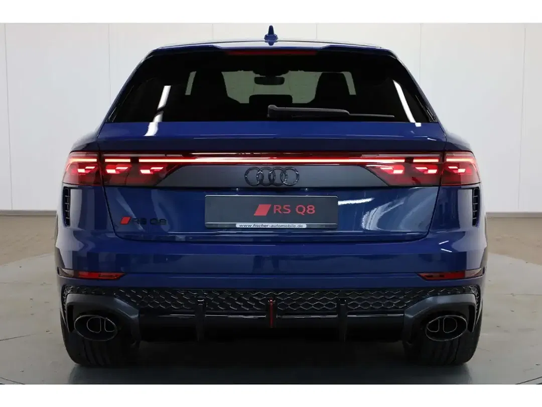 Audi RS Q8 - Thumbnail 5