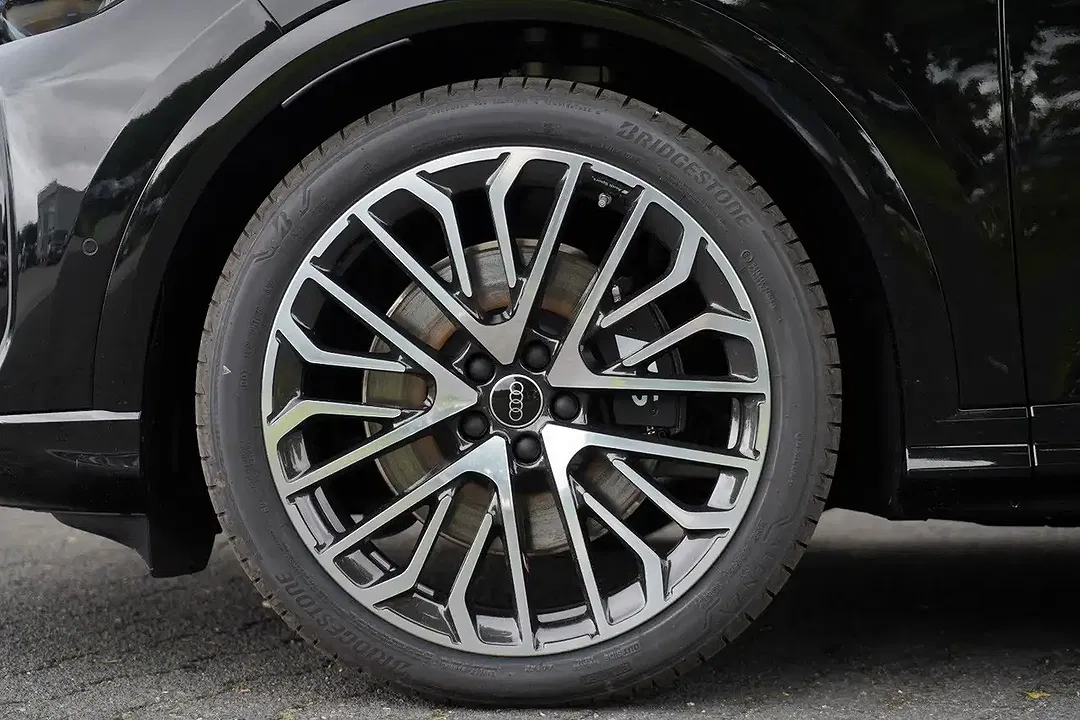 Audi SQ5 - Thumbnail 6