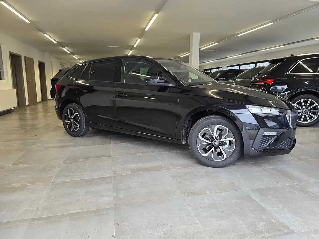 Skoda Scala - Thumbnail 1