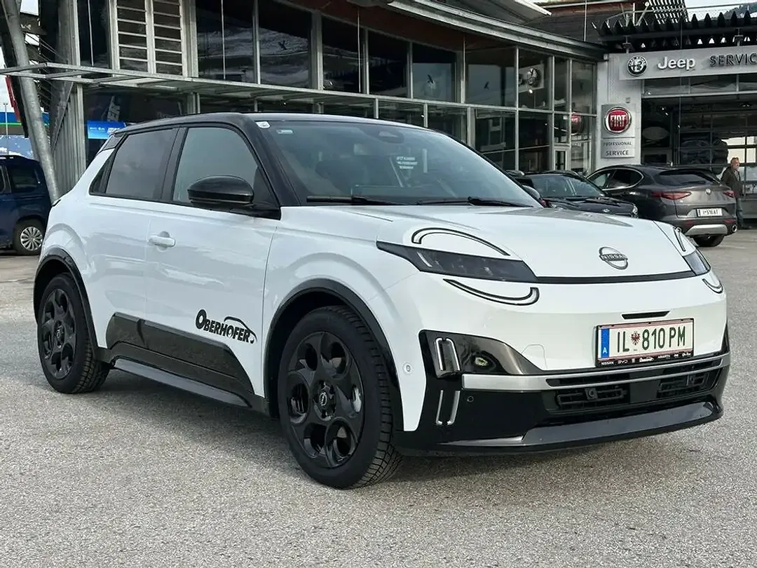 Nissan Micra - Thumbnail 8