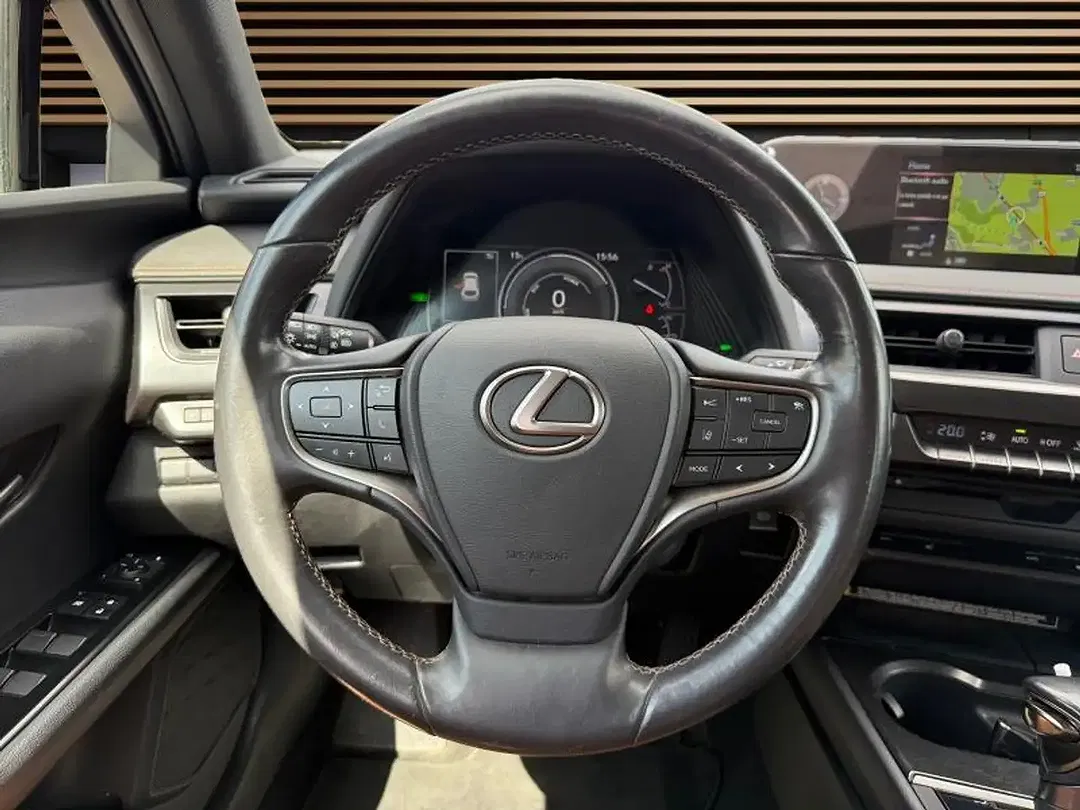 Lexus UX 250h - Thumbnail 15