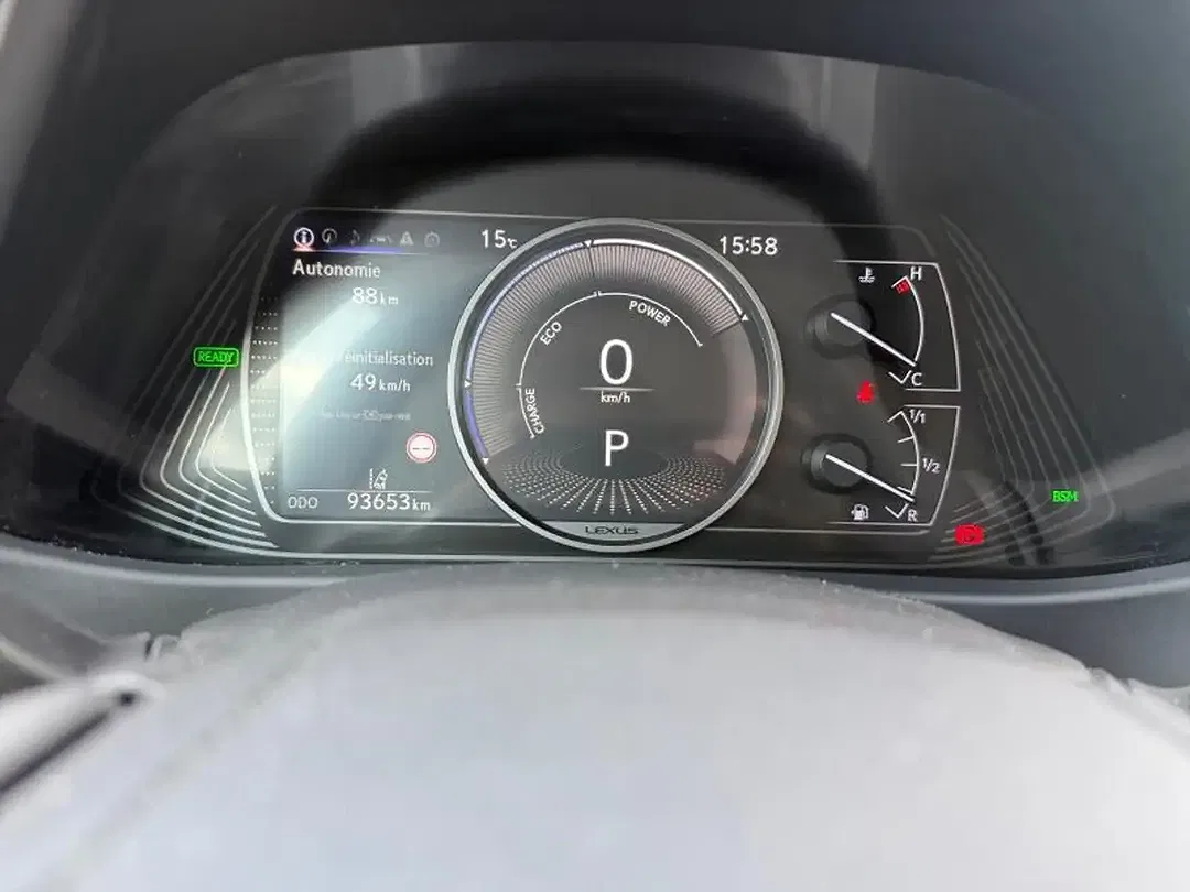 Lexus UX 250h - Thumbnail 16
