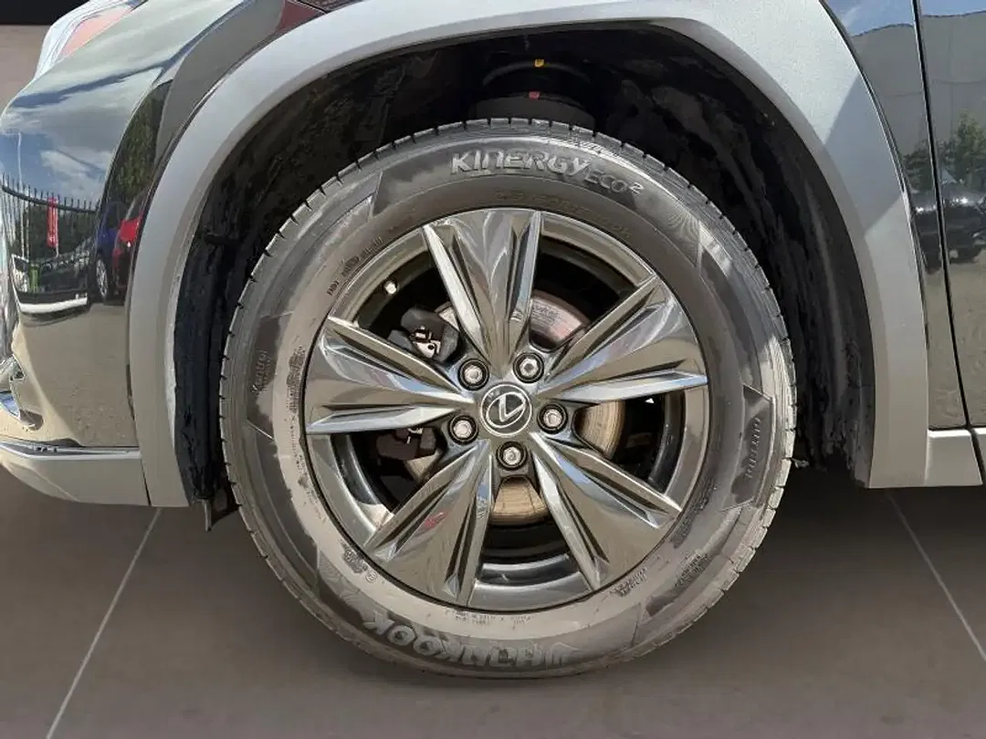 Lexus UX 250h - Thumbnail 2