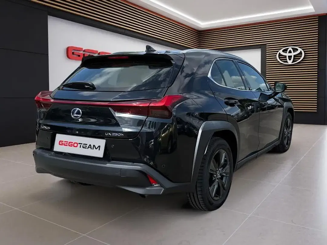 Lexus UX 250h - Thumbnail 6