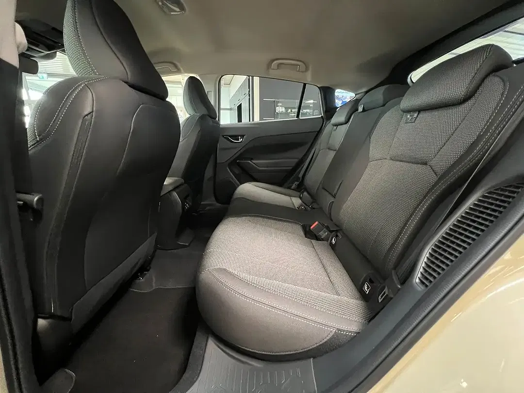 Subaru Crosstrek - Thumbnail 11