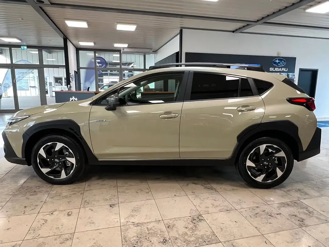 Subaru Crosstrek - Thumbnail 2