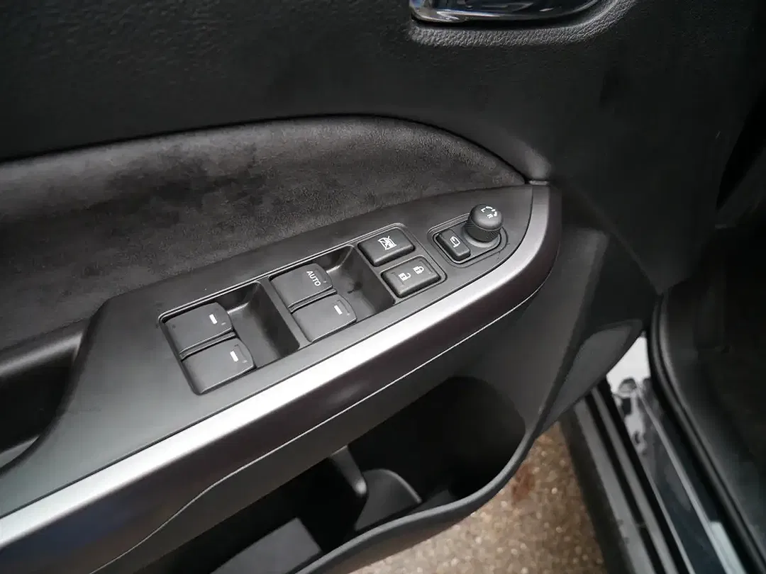Suzuki Vitara - Thumbnail 8
