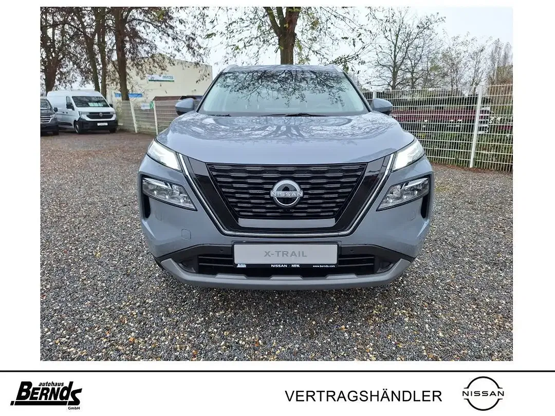 Nissan X-Trail - Thumbnail 2