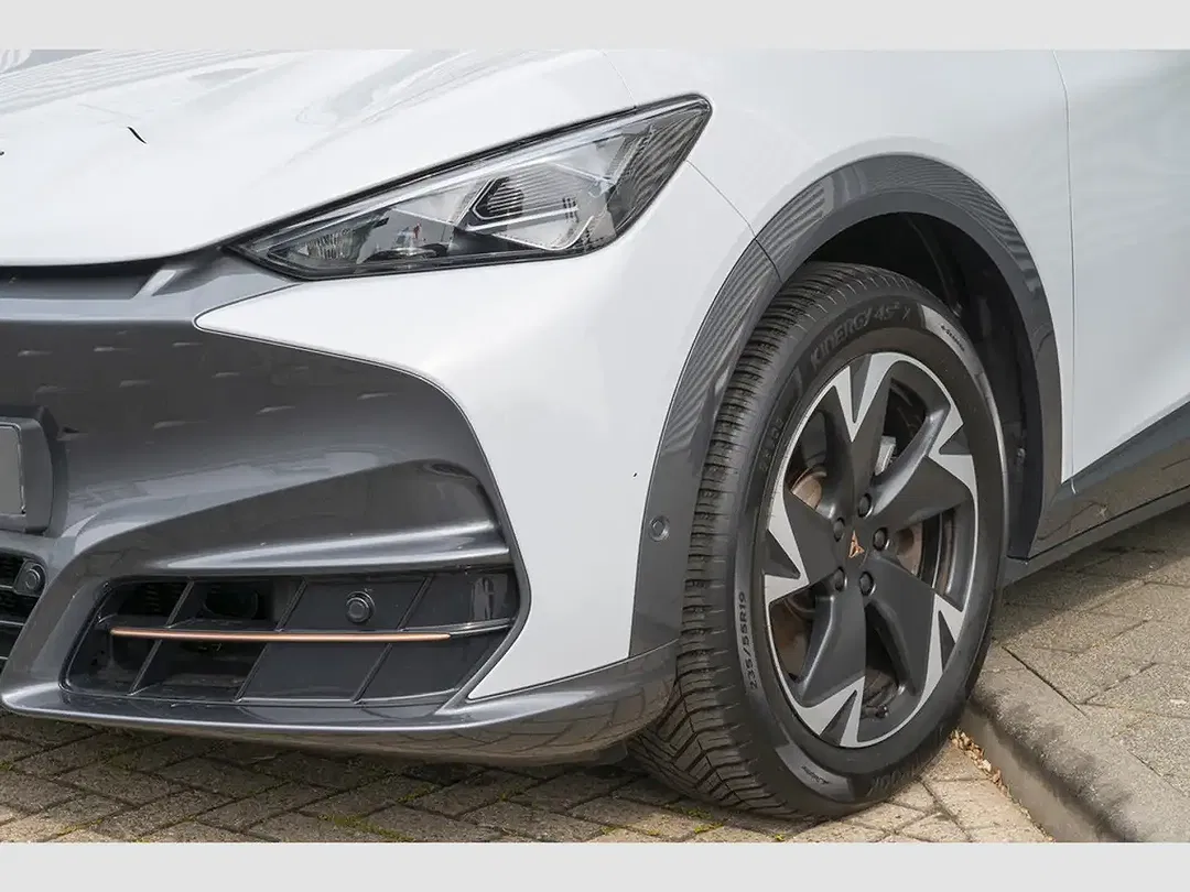 CUPRA Tavascan - Thumbnail 4