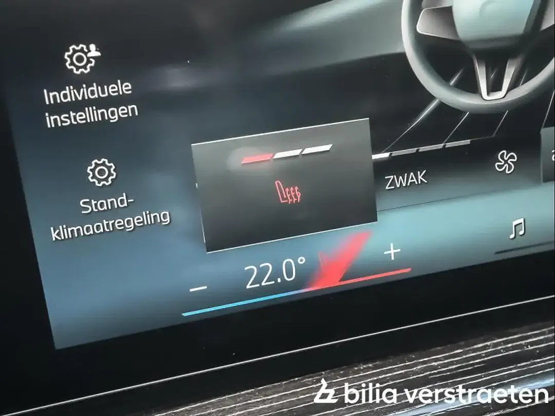 BMW i7 - Thumbnail 13