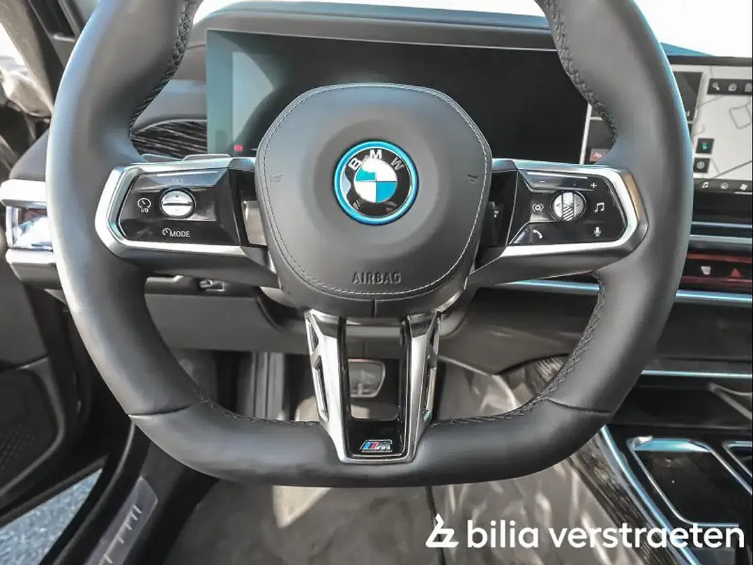 BMW i7 - Thumbnail 9