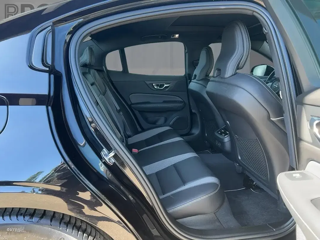 Volvo S60 - Thumbnail 5