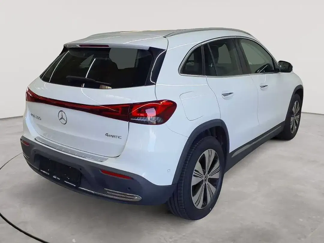 Mercedes-Benz EQA 300 - Thumbnail 4