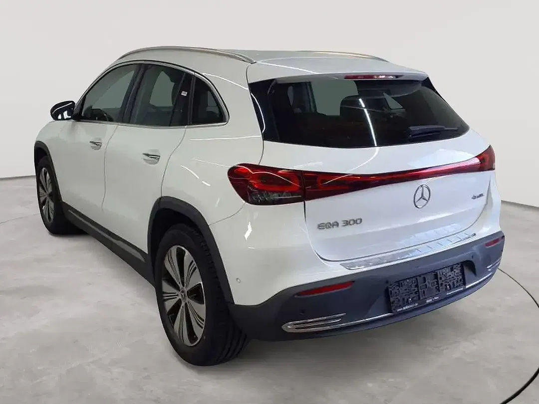 Mercedes-Benz EQA 300 - Thumbnail 5