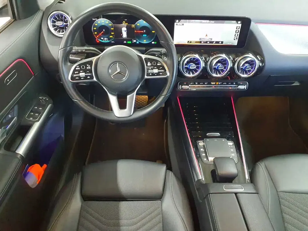 Mercedes-Benz EQA 300 - Thumbnail 9
