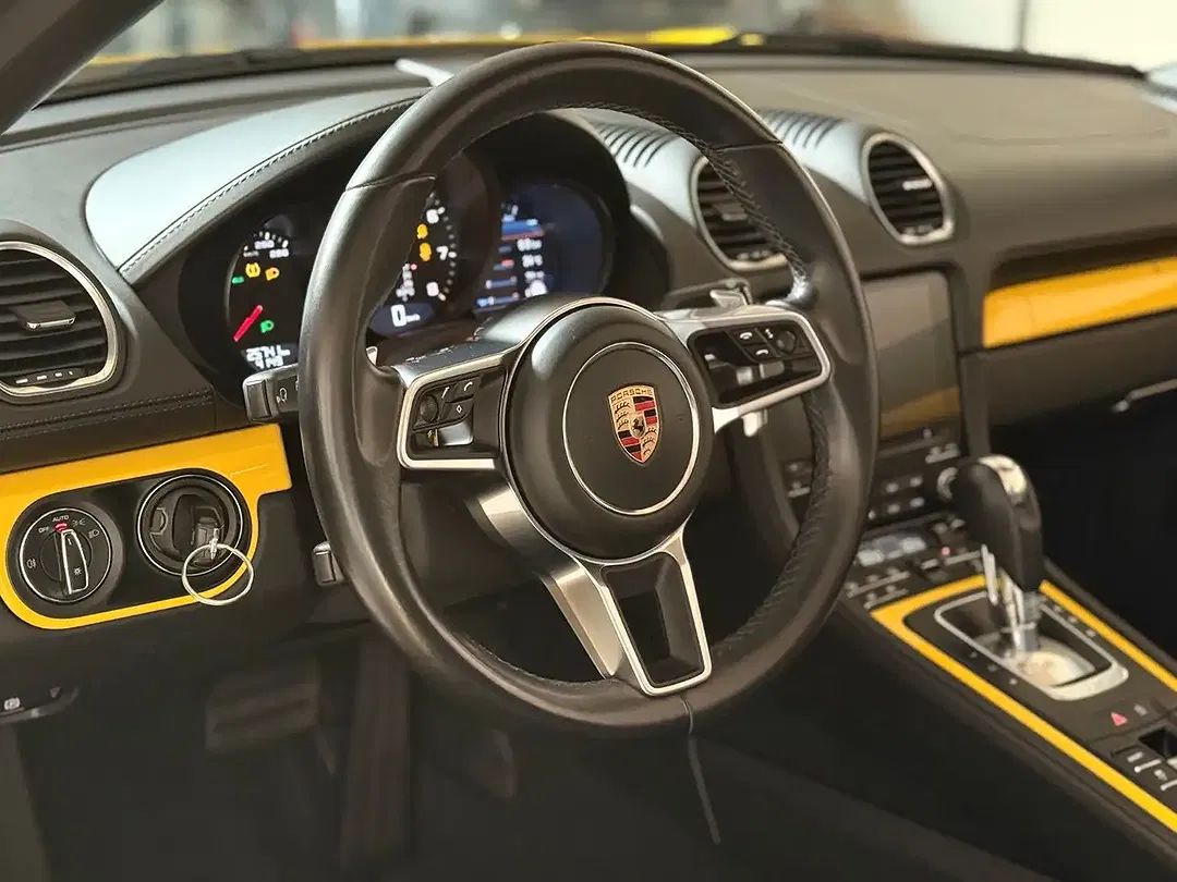 Porsche Boxster - Thumbnail 10