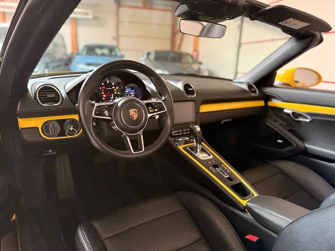 Porsche Boxster - Thumbnail 9