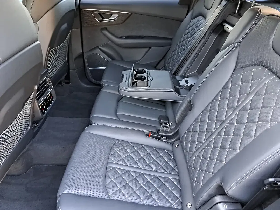 Audi SQ7 - Thumbnail 11