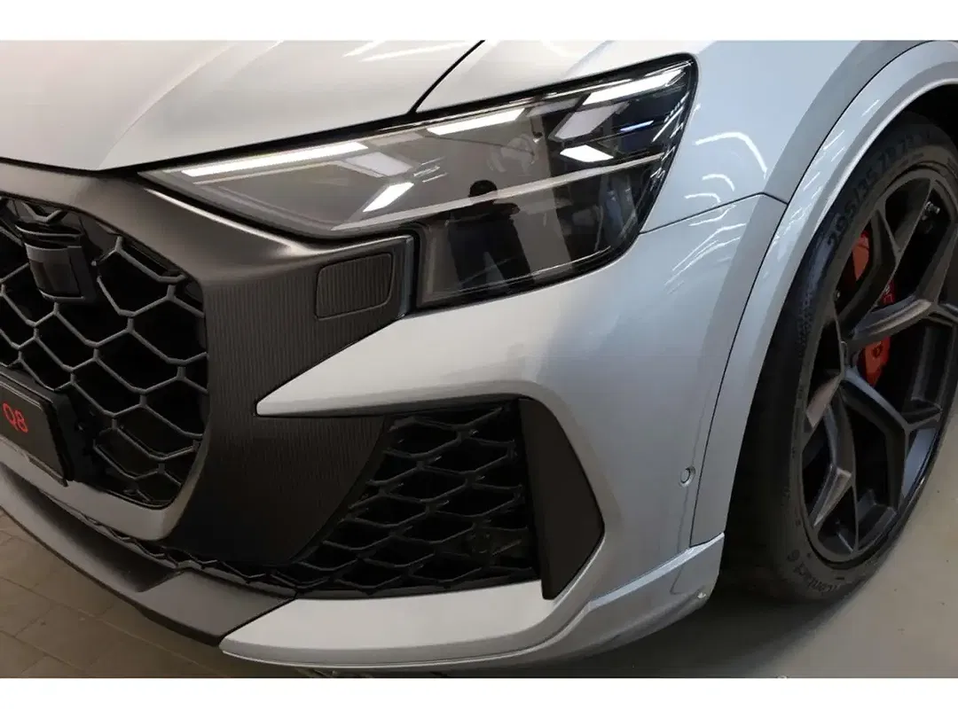 Audi RS Q8 - Thumbnail 6
