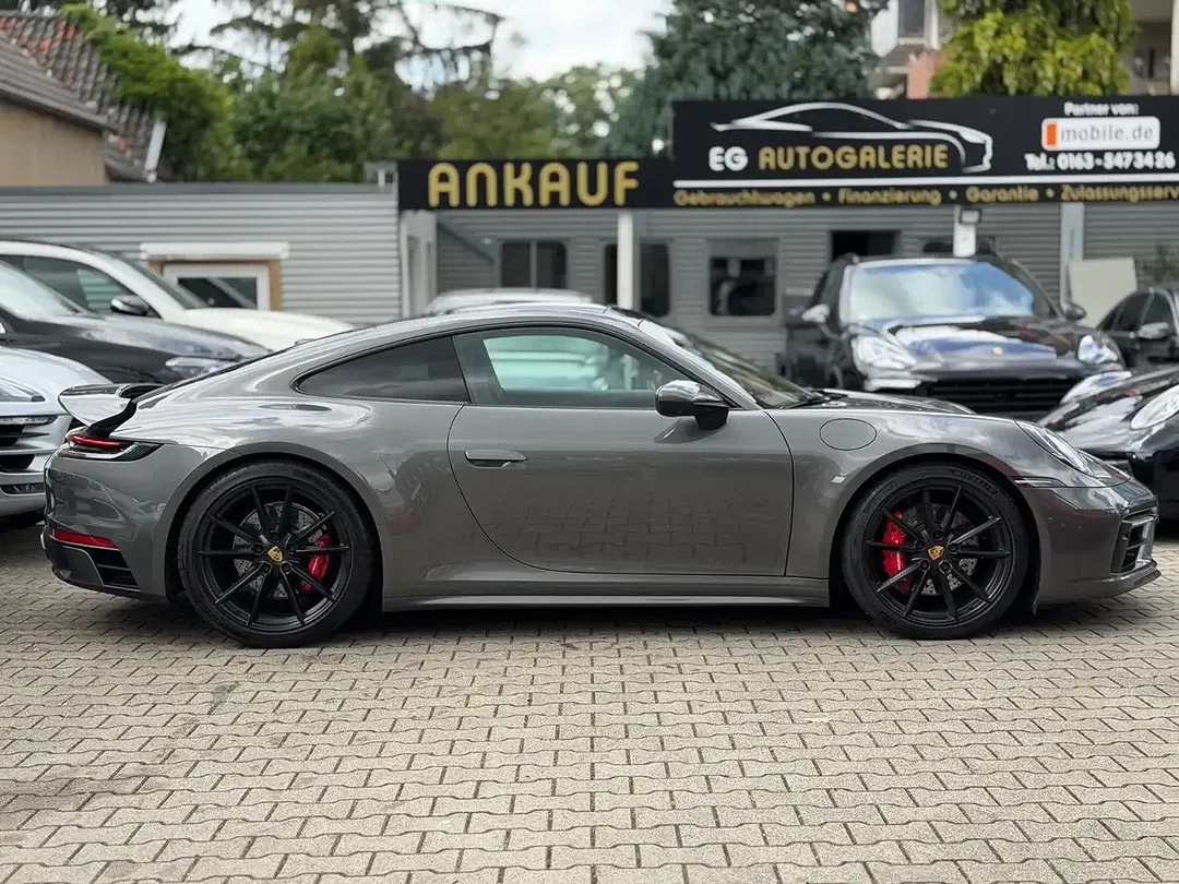 Porsche 992 - Thumbnail 10