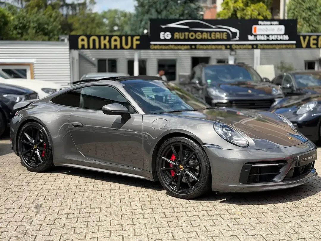 Porsche 992 - Thumbnail 11
