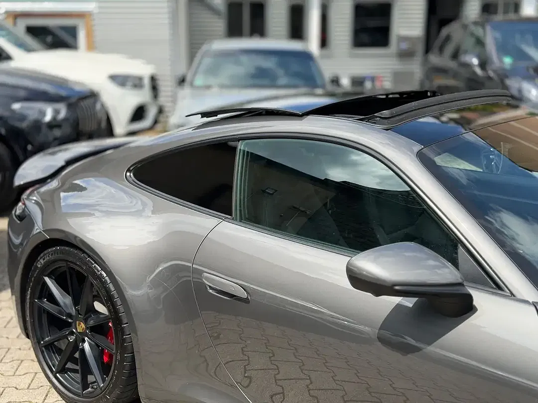 Porsche 992 - Thumbnail 12