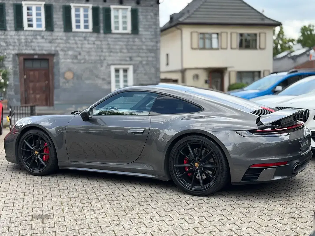 Porsche 992 - Thumbnail 13