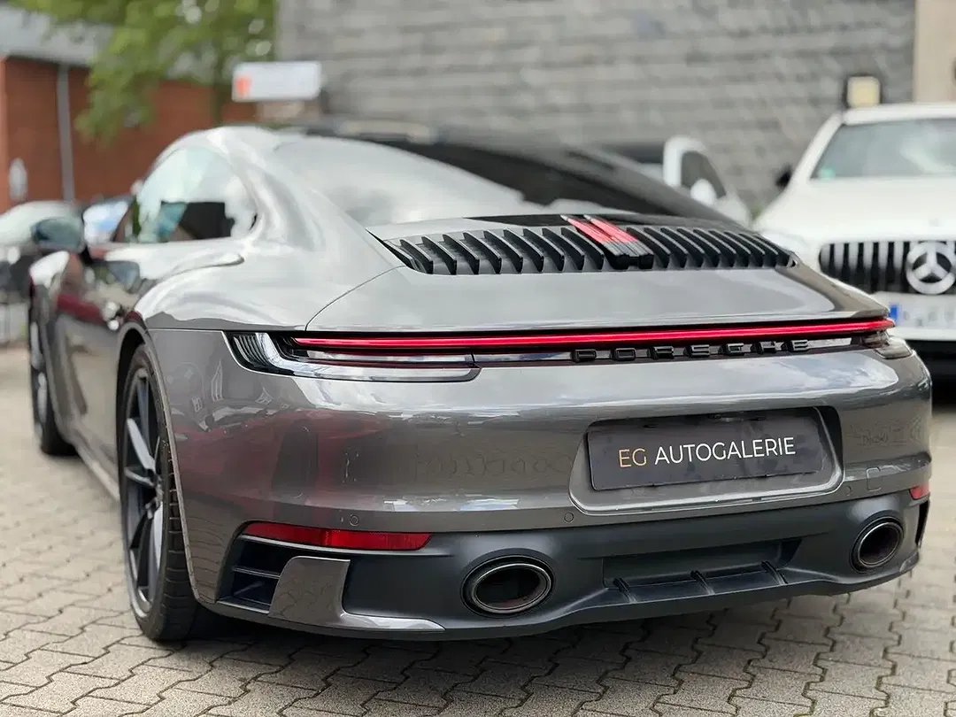 Porsche 992 - Thumbnail 5