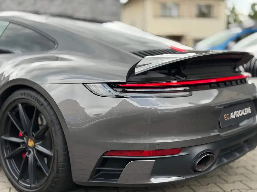 Porsche 992 - Thumbnail 9