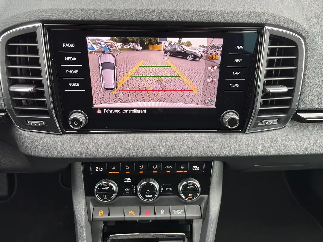 Skoda Karoq - Thumbnail 11