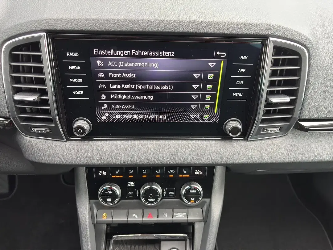 Skoda Karoq - Thumbnail 9