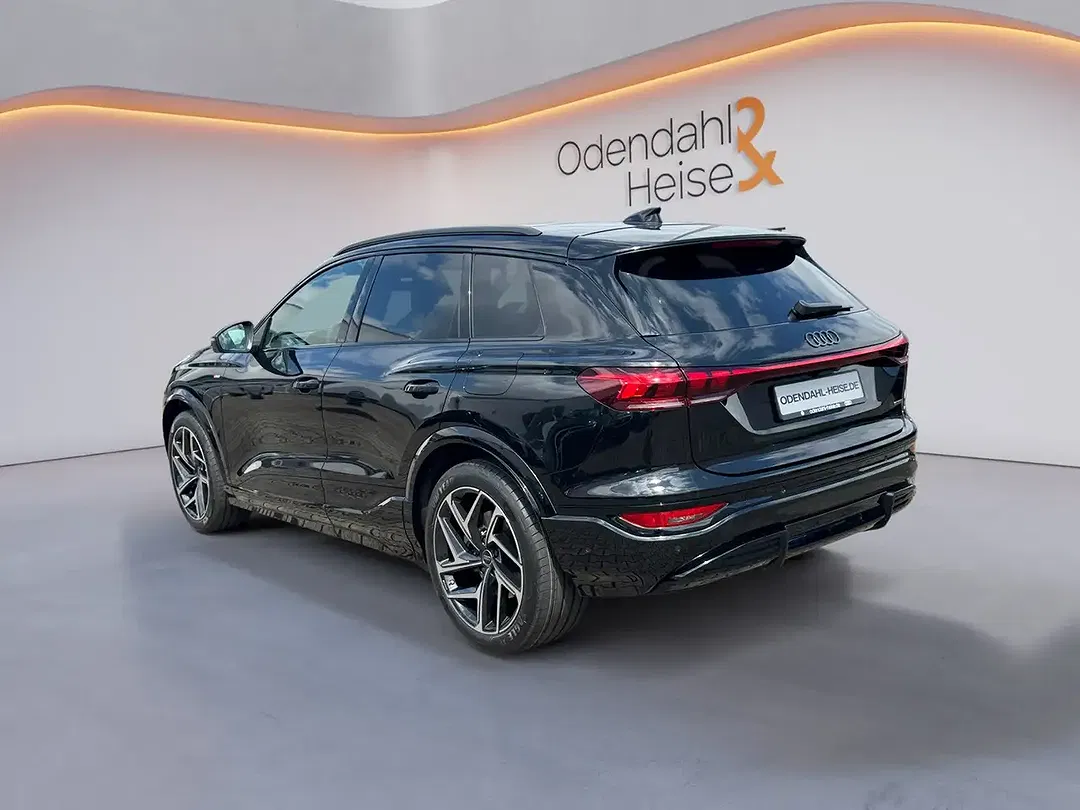 Audi e-tron - Thumbnail 3