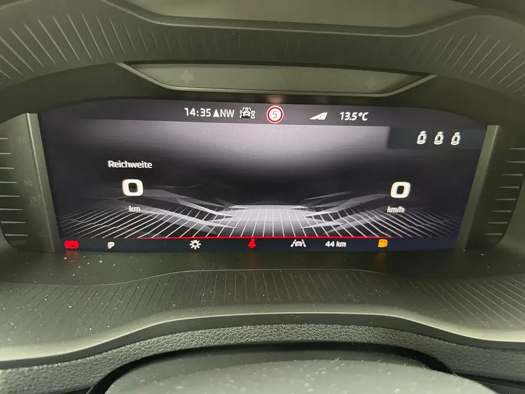 Skoda Karoq - Thumbnail 9