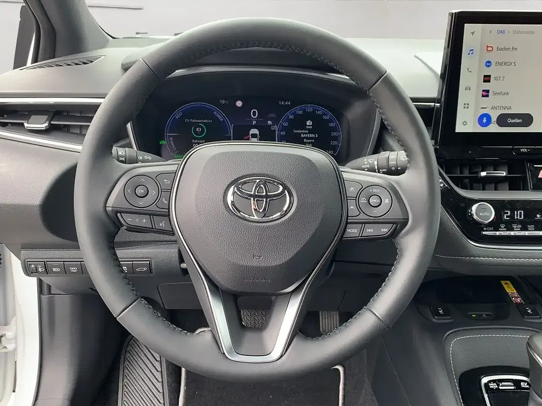 Toyota Corolla - Thumbnail 11