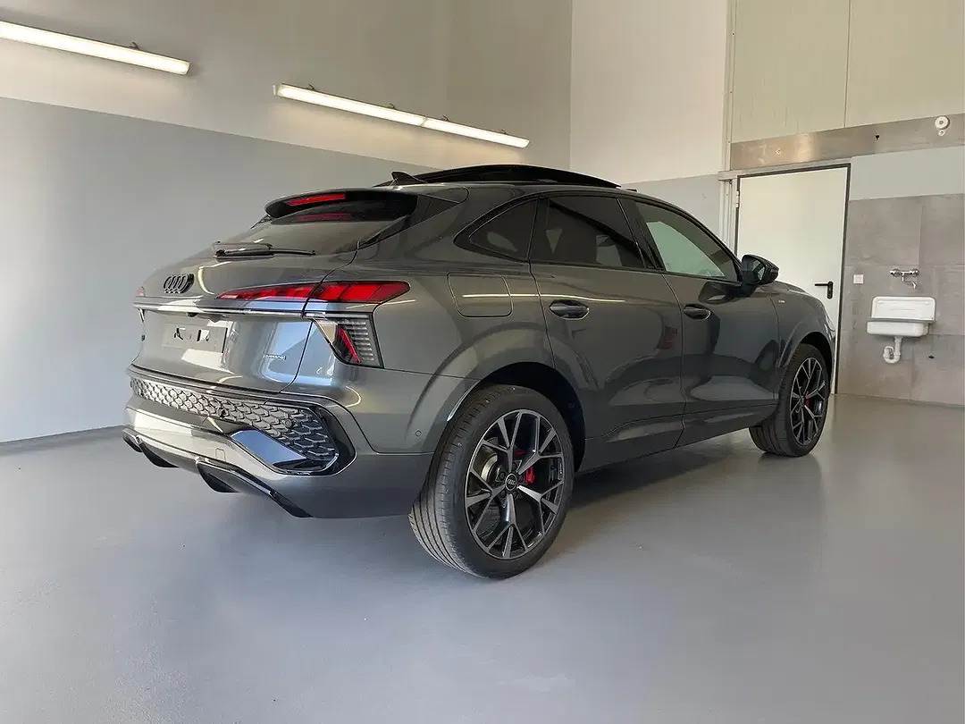 Audi Q3 - Thumbnail 4