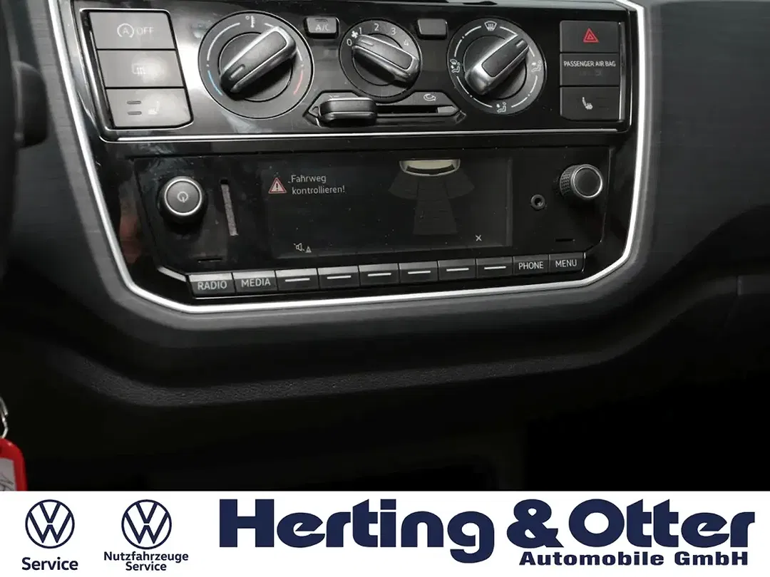 Volkswagen up! - Thumbnail 10