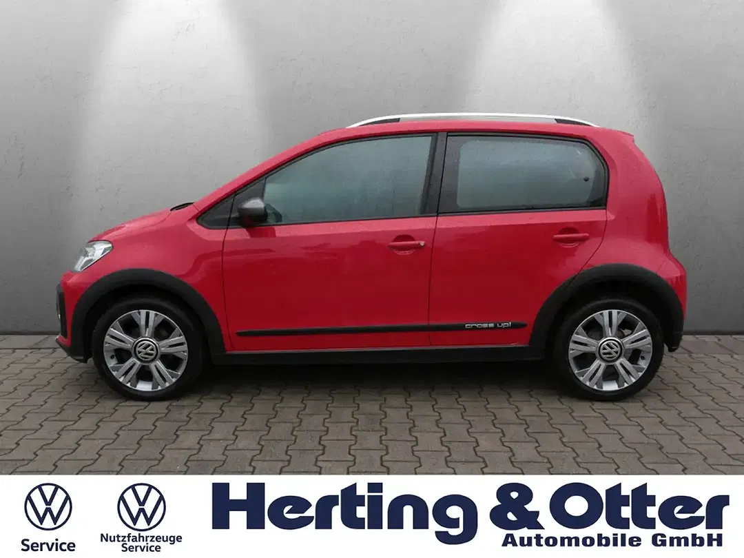 Volkswagen up! - Thumbnail 3